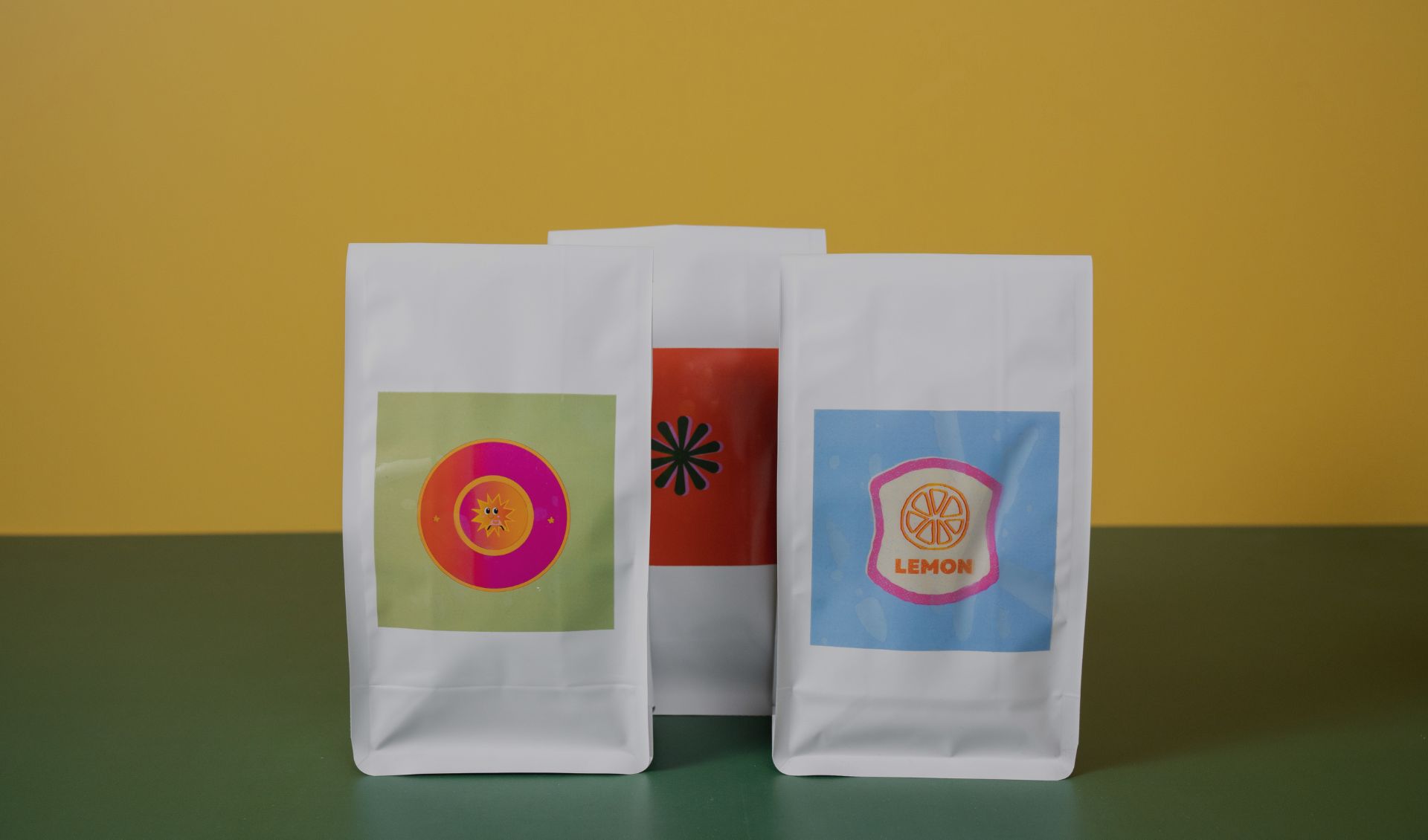 cetak kemasan custom standing pouch sachet gusset quadseal